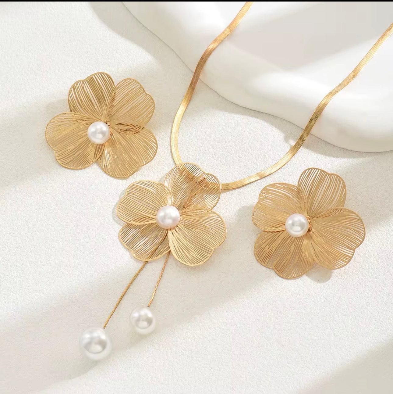 Pearl Bloom Jewelry Set